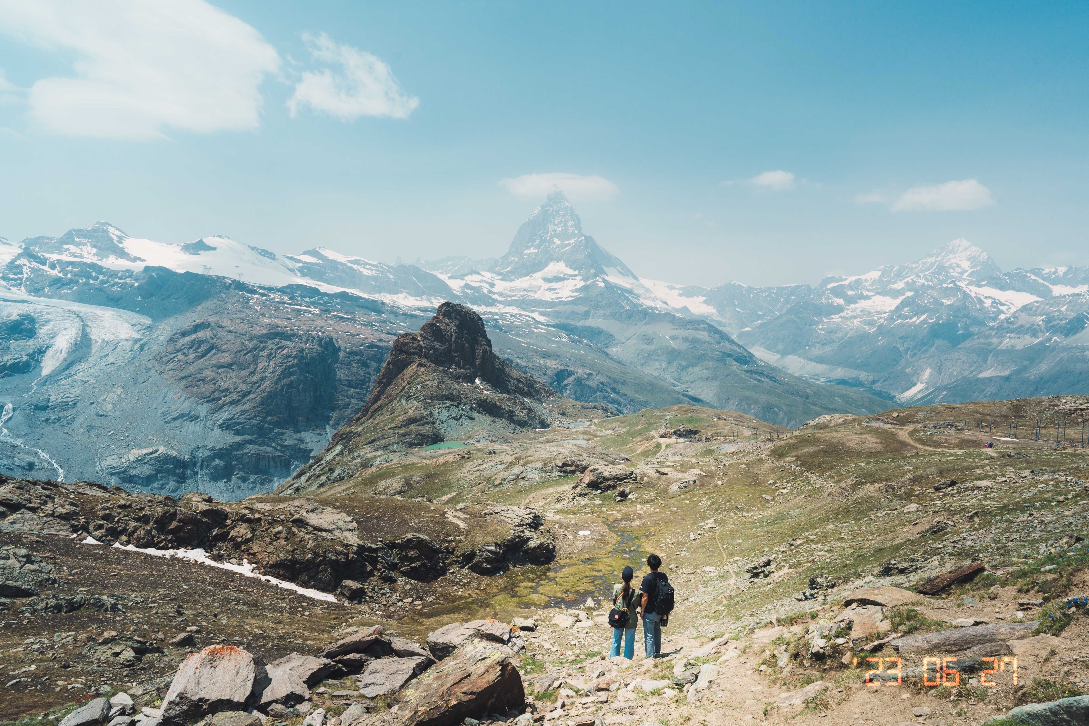 Mountain landscape sample photo with a film-like date stamp